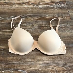 3/21$ SALE!! Victoria Secret PINK bra T-shirt B32